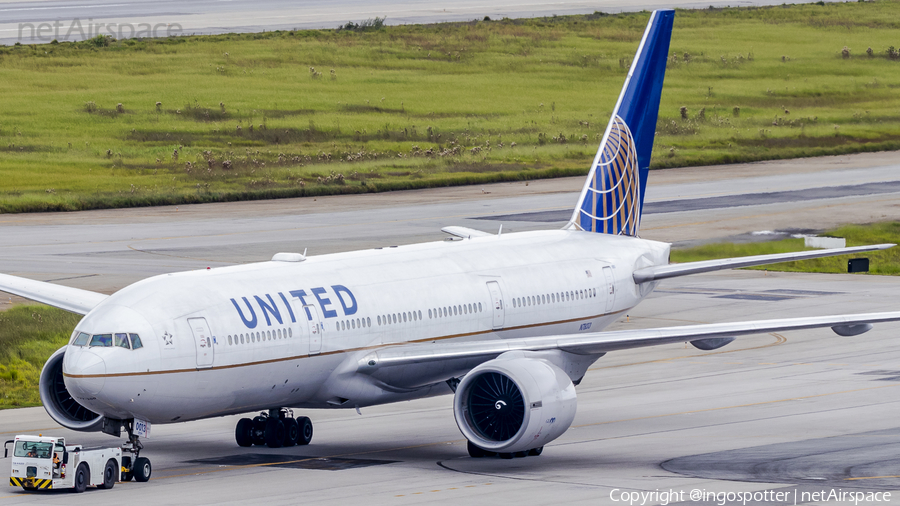 United Airlines Boeing 777-224(ER) (N78013) | Photo 373366