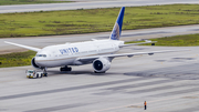 United Airlines Boeing 777-224(ER) (N78013) at  Sao Paulo - Guarulhos - Andre Franco Montoro (Cumbica), Brazil