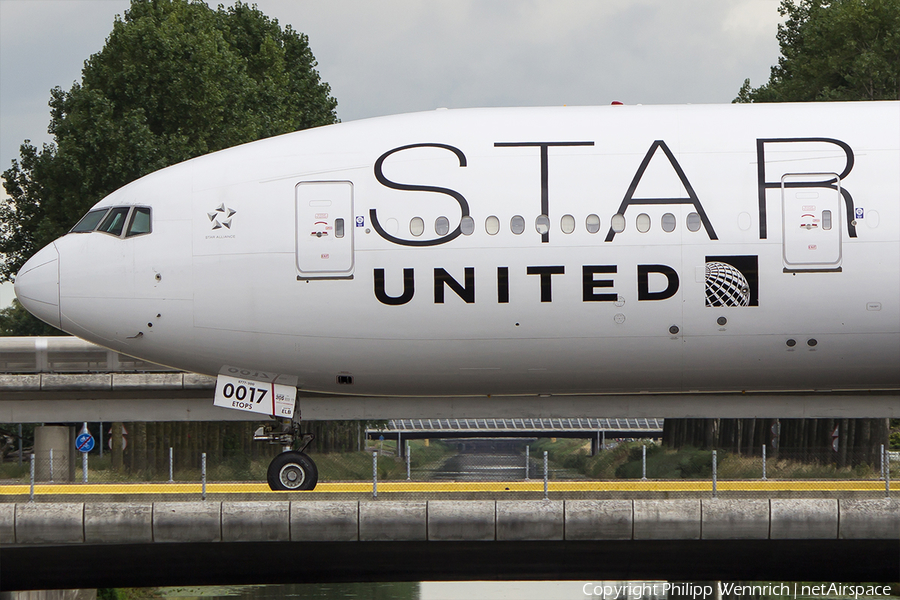 United Airlines Boeing 777-224(ER) (N78017) | Photo 117847