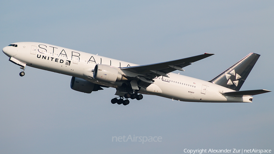 United Airlines Boeing 777-224(ER) (N78017) | Photo 57980