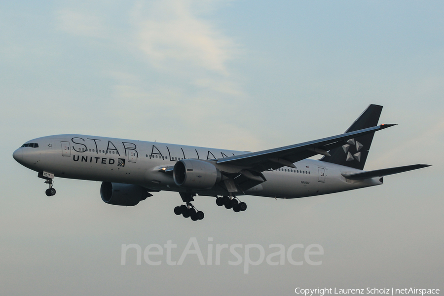 United Airlines Boeing 777-224(ER) (N78017) | Photo 63452