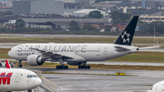 United Airlines Boeing 777-224(ER) (N78017) at  Sao Paulo - Guarulhos - Andre Franco Montoro (Cumbica), Brazil