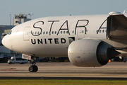 United Airlines Boeing 777-224(ER) (N78017) at  San Juan - Luis Munoz Marin International, Puerto Rico