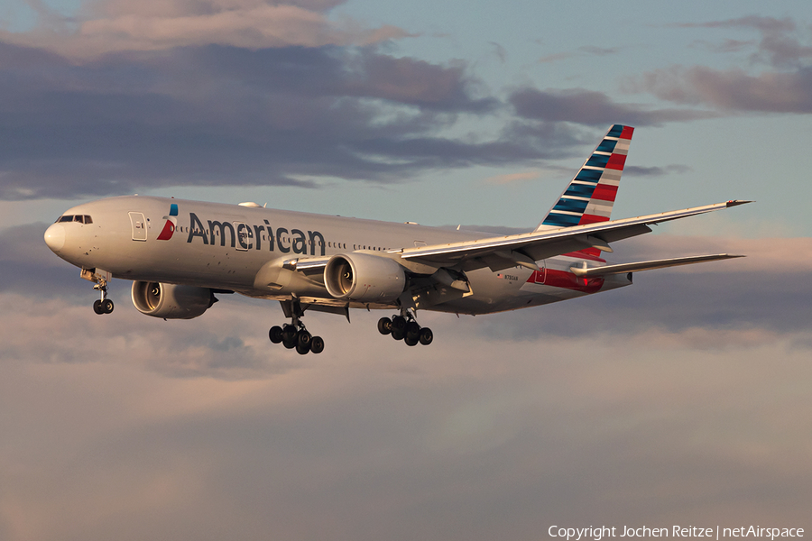 American Airlines Boeing 777-223(ER) (N780AN) | Photo 368939