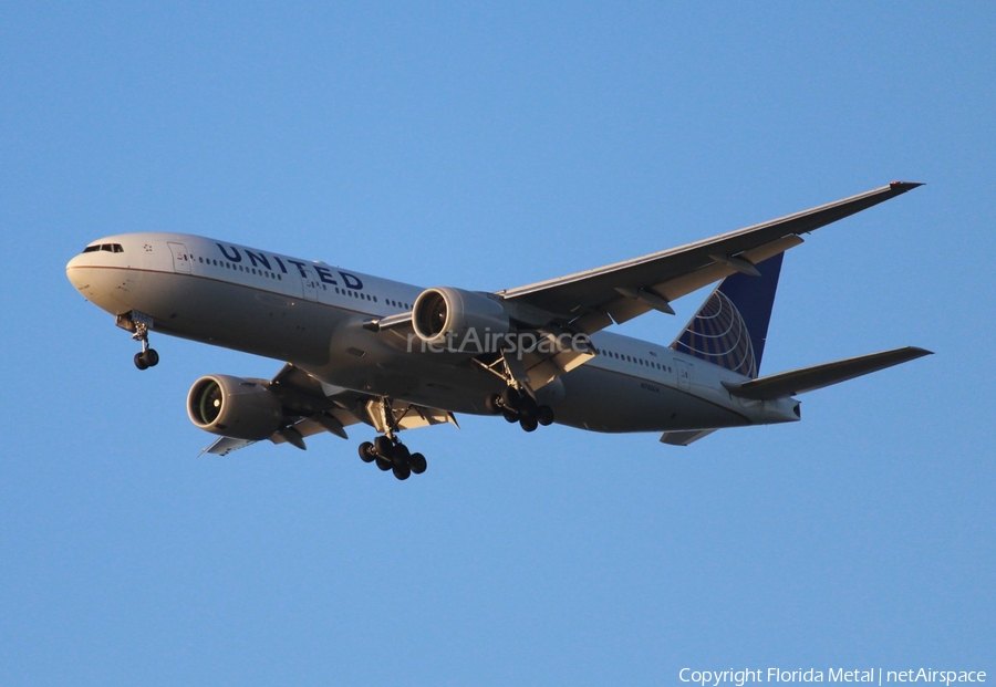 United Airlines Boeing 777-222 (N780UA) | Photo 305614