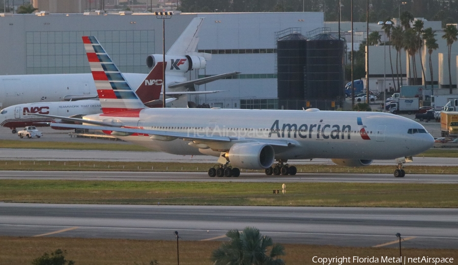 American Airlines Boeing 777-223(ER) (N781AN) | Photo 313545