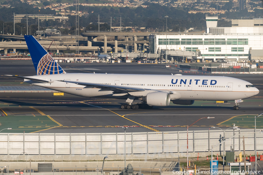 United Airlines Boeing 777-222 (N781UA) | Photo 255320
