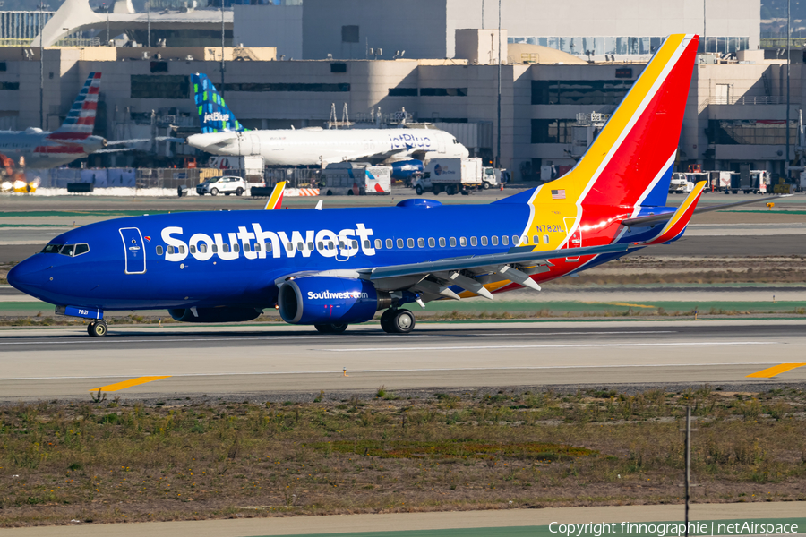 Southwest Airlines Boeing 737-7CT (N7821L) | Photo 597966