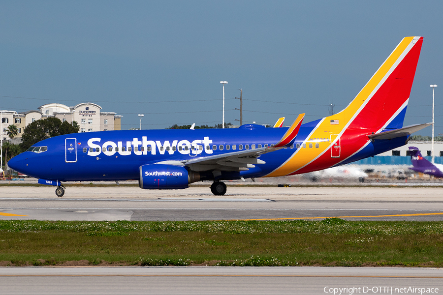 Southwest Airlines Boeing 737-7CT (N7825A) | Photo 611395