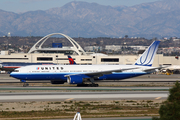 United Airlines Boeing 777-222(ER) (N782UA) at  Los Angeles - International, United States