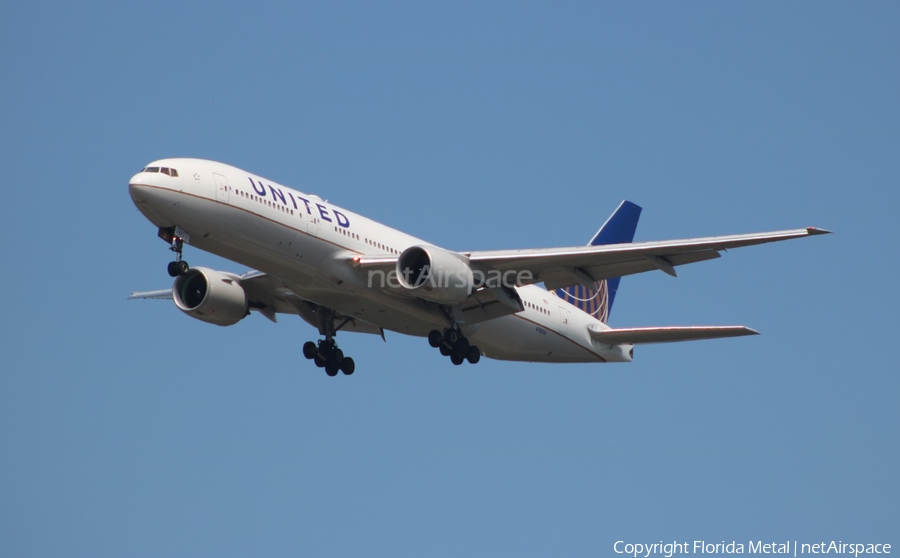 United Airlines Boeing 777-222(ER) (N782UA) | Photo 351341