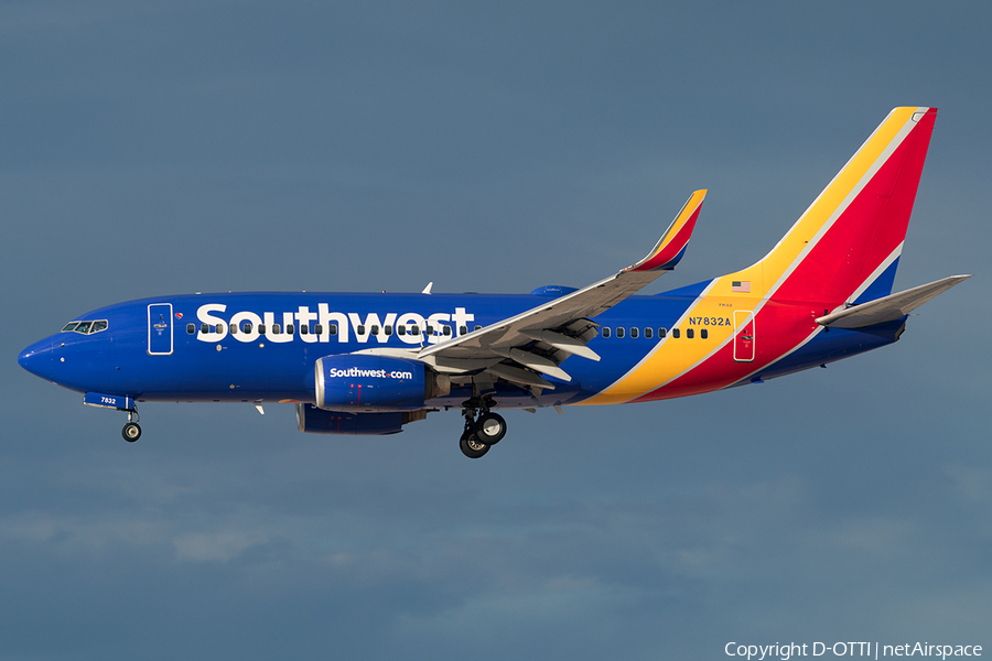 Southwest Airlines Boeing 737-79P (N7832A) | Photo 137837