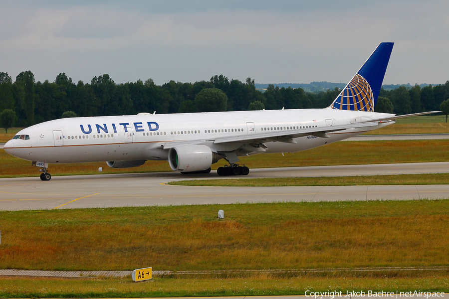 United Airlines Boeing 777-222(ER) (N783UA) | Photo 176910