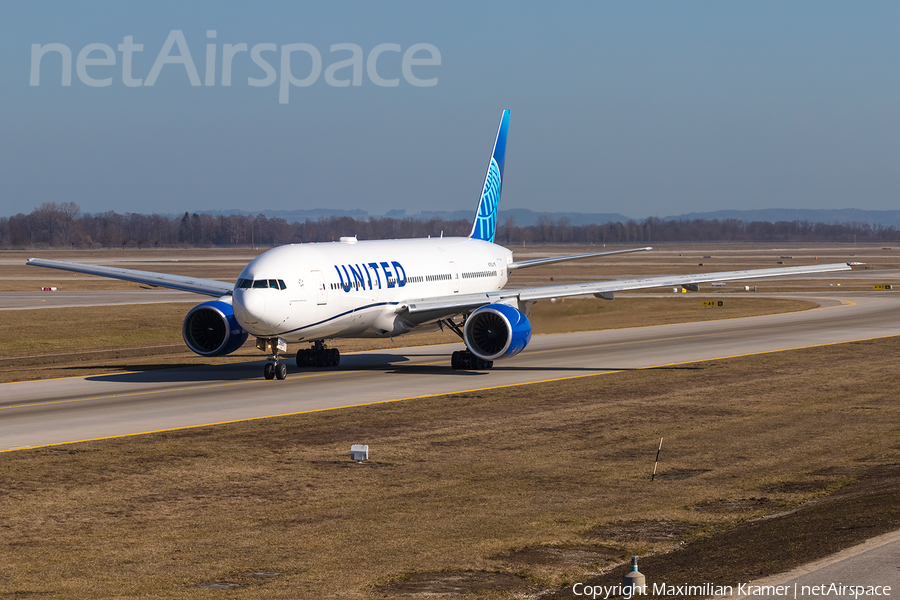 United Airlines Boeing 777-222(ER) (N783UA) | Photo 603416