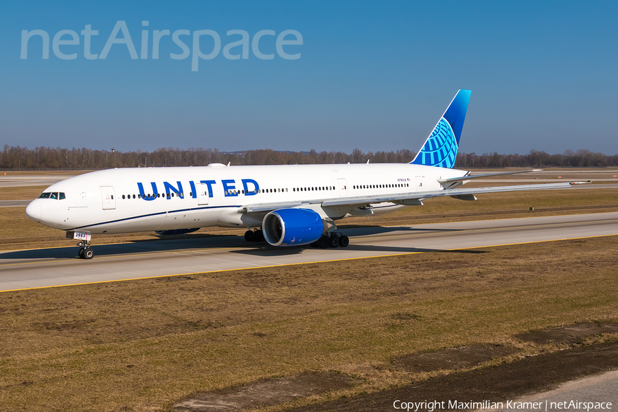 United Airlines Boeing 777-222(ER) (N783UA) | Photo 603418
