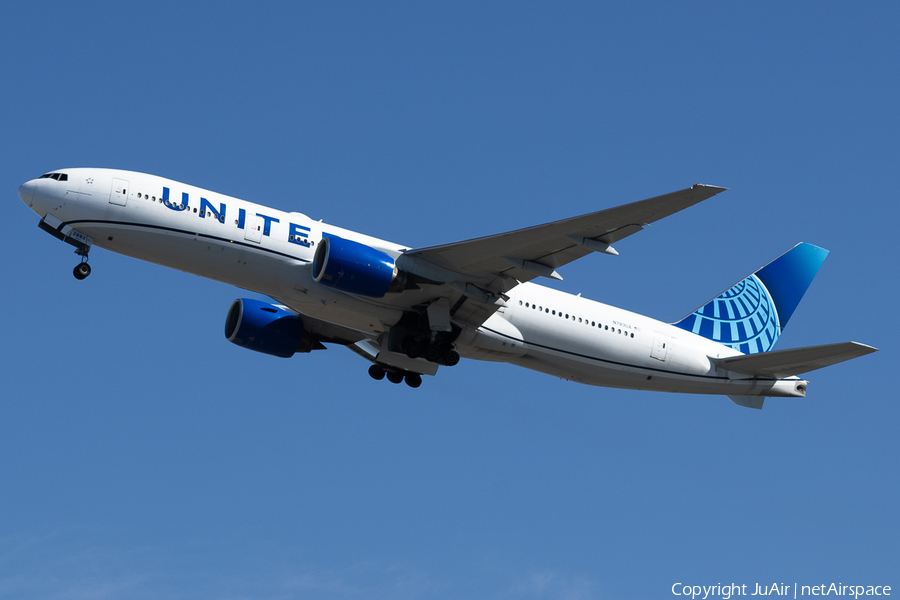 United Airlines Boeing 777-222(ER) (N783UA) | Photo 651436