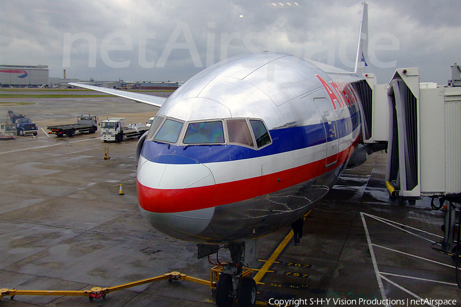 American Airlines Boeing 777-223(ER) (N784AN) | Photo 8313