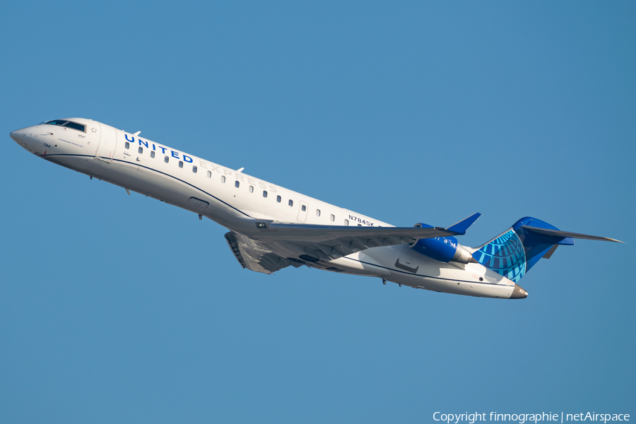 United Express (SkyWest Airlines) Bombardier CRJ-701ER (N784SK) | Photo 597887