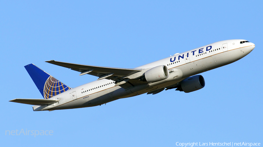 United Airlines Boeing 777-222(ER) (N784UA) | Photo 127664