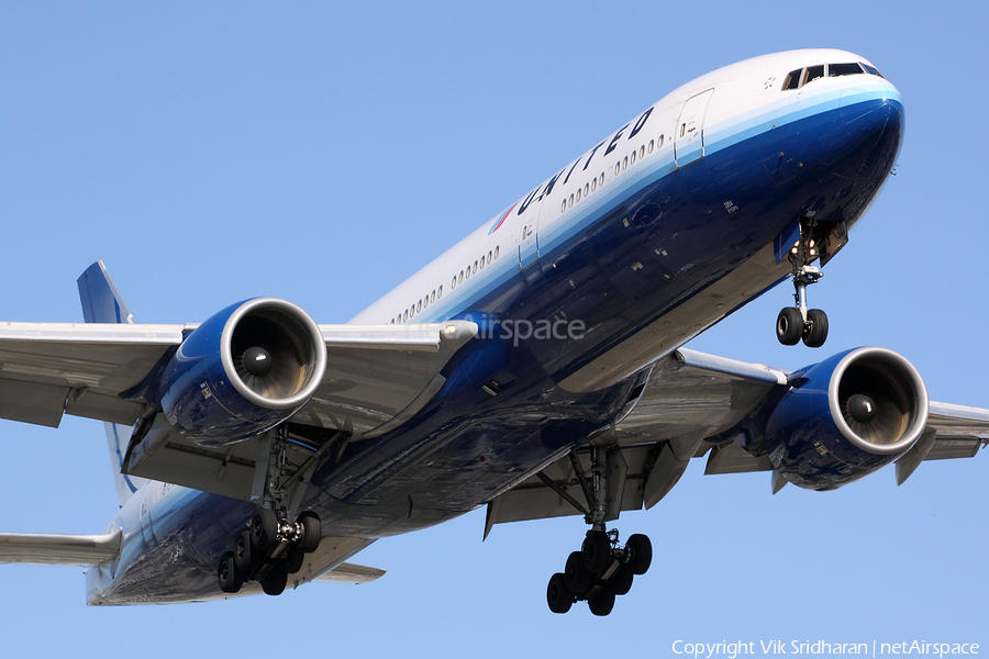 United Airlines Boeing 777-222(ER) (N784UA) | Photo 7650