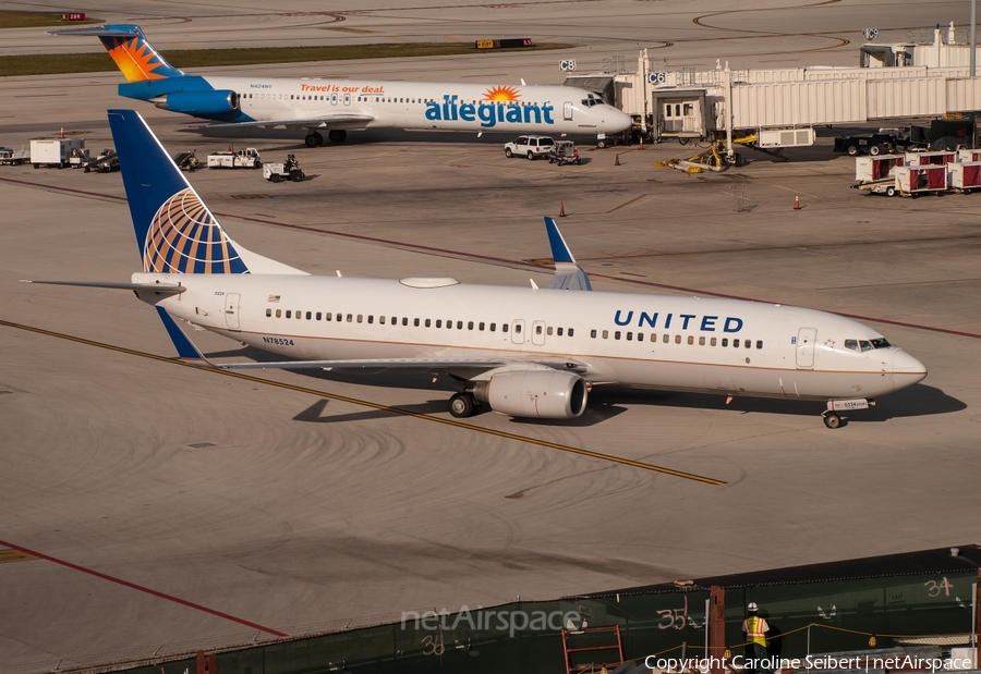 United Airlines Boeing 737-824 (N78524) | Photo 78013