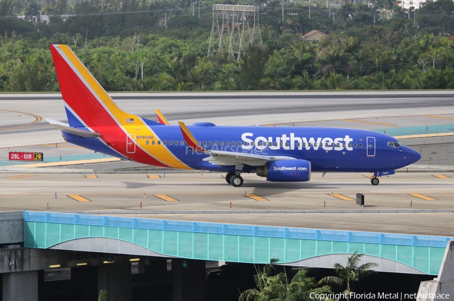 Southwest Airlines Boeing 737-7Q8 (N7859B) | Photo 355600