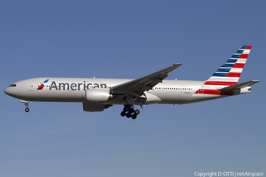 American Airlines Boeing 777-223(ER) (N785AN) | Photo 457839
