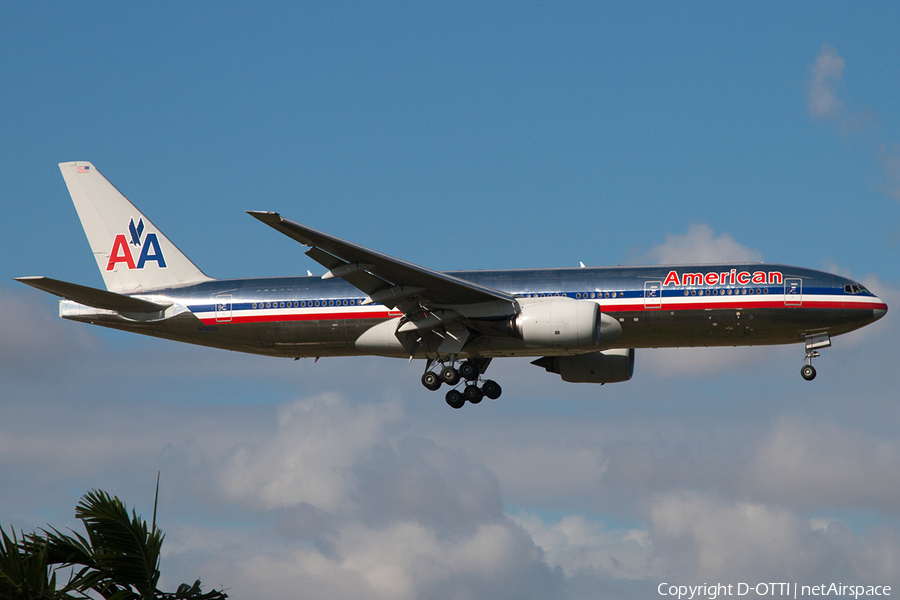 American Airlines Boeing 777-223(ER) (N785AN) | Photo 228627