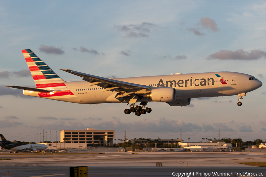 American Airlines Boeing 777-223(ER) (N785AN) | Photo 560792