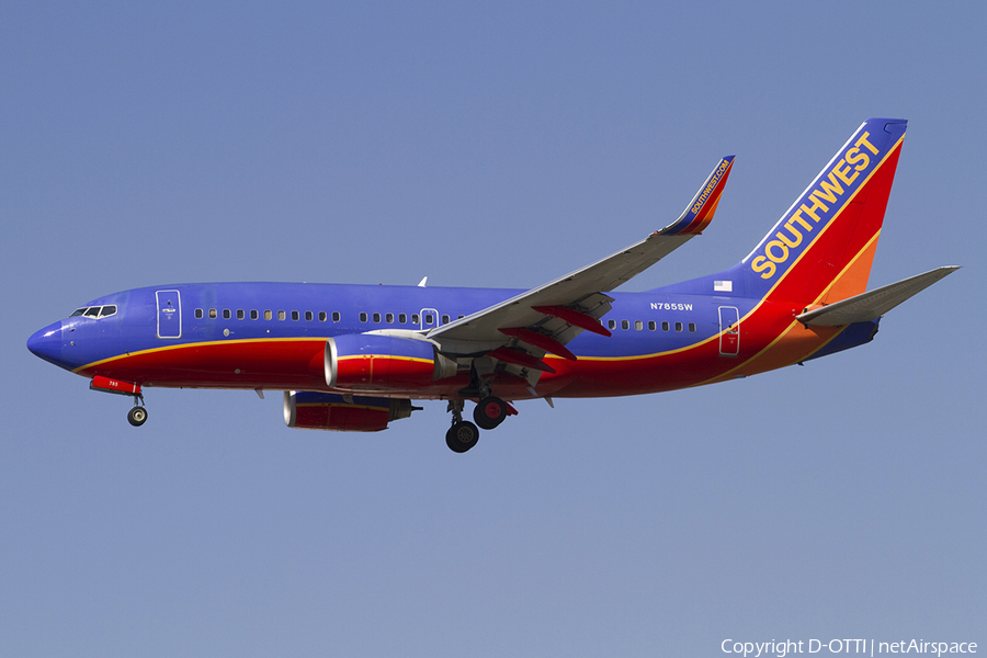 Southwest Airlines Boeing 737-7H4 (N785SW) | Photo 336879
