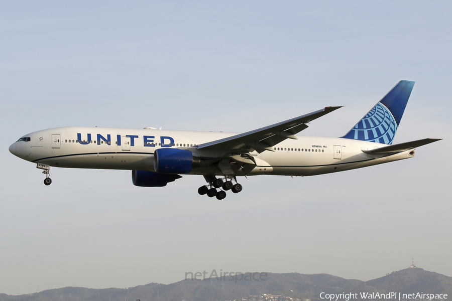 United Airlines Boeing 777-222(ER) (N786UA) | Photo 619626