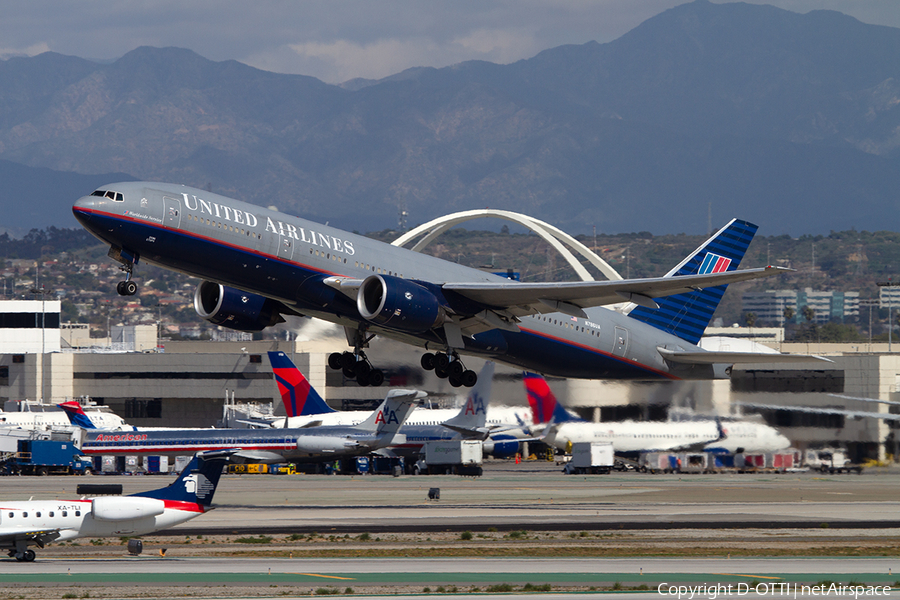 United Airlines Boeing 777-222(ER) (N786UA) | Photo 333542