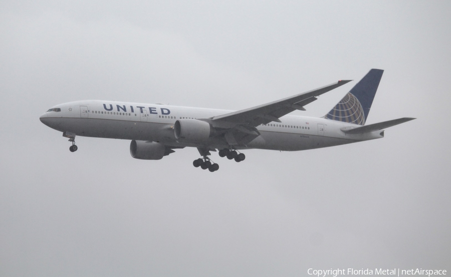 United Airlines Boeing 777-222(ER) (N786UA) | Photo 305624