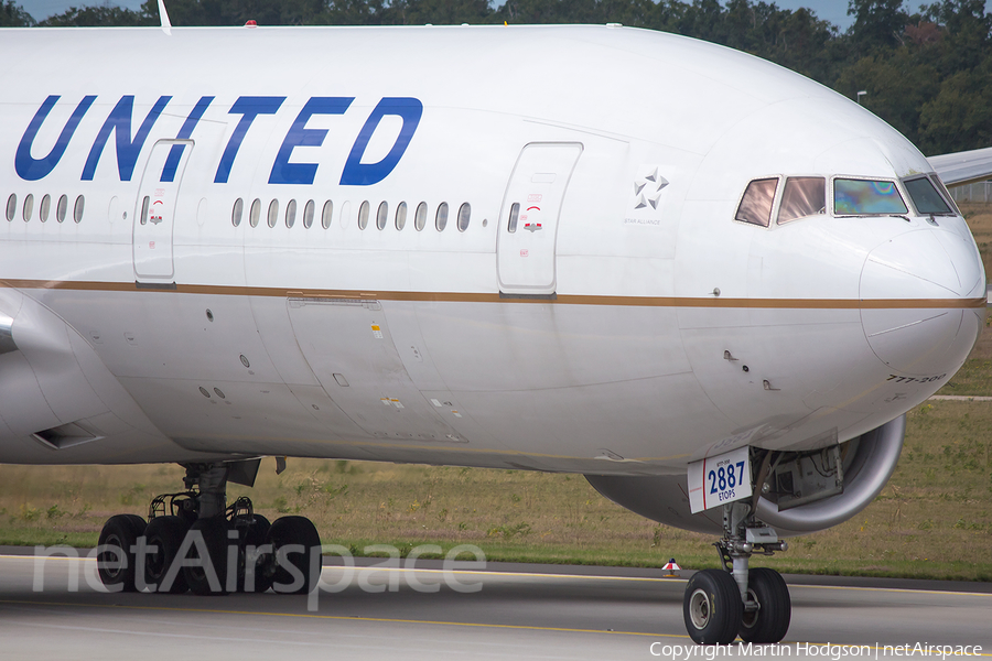 United Airlines Boeing 777-222(ER) (N787UA) | Photo 54812