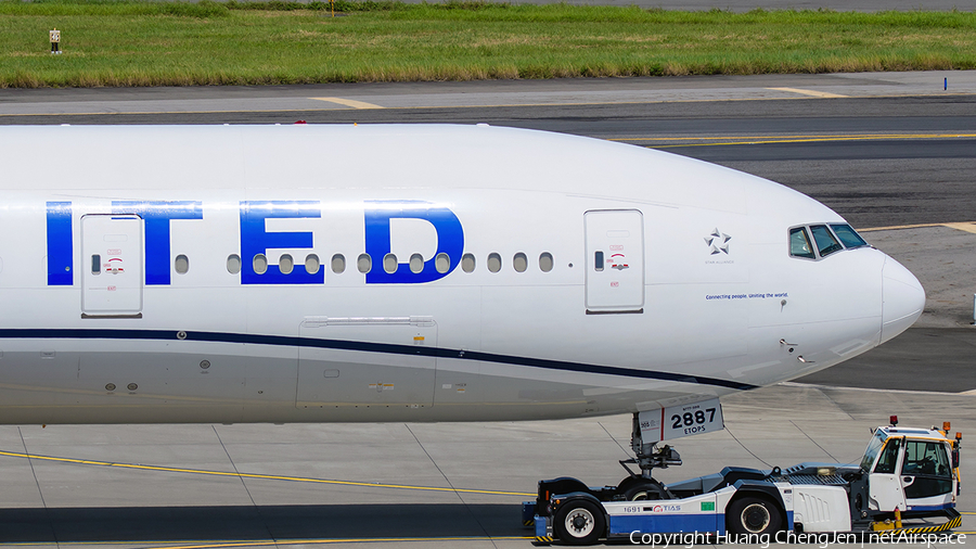 United Airlines Boeing 777-222(ER) (N787UA) | Photo 644852