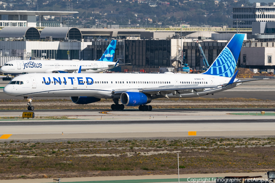 United Airlines Boeing 757-33N (N78866) | Photo 598071