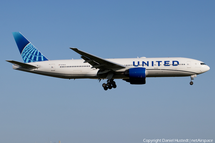 United Airlines Boeing 777-222(ER) (N788UA) | Photo 649559