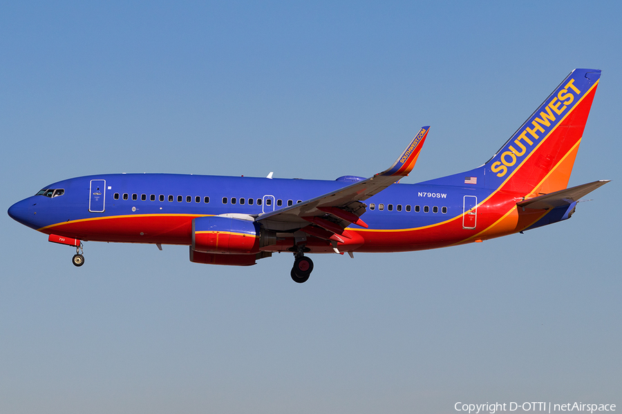 Southwest Airlines Boeing 737-7H4 (N790SW) | Photo 138617