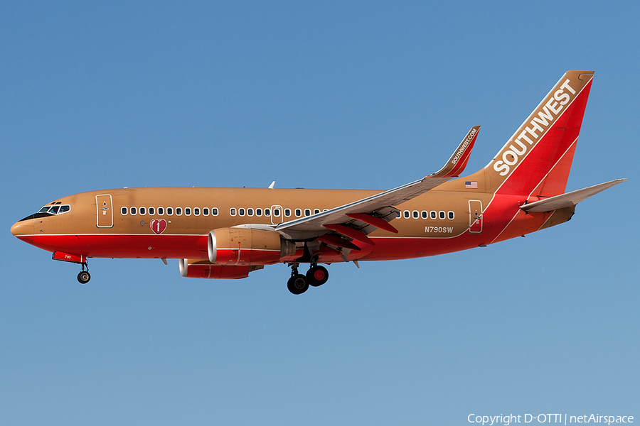 Southwest Airlines Boeing 737-7H4 (N790SW) | Photo 181070