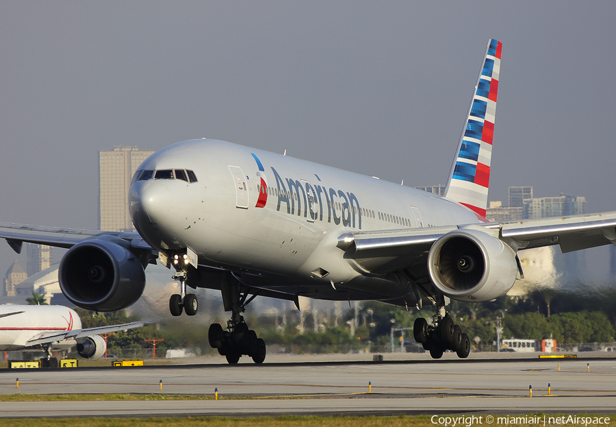 American Airlines Boeing 777-223(ER) (N792AN) | Photo 147083
