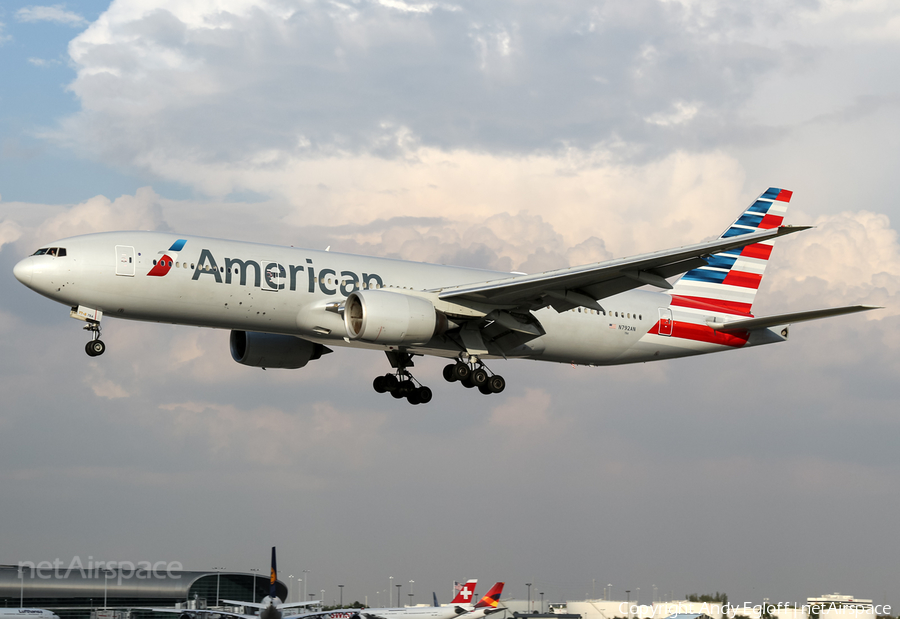 American Airlines Boeing 777-223(ER) (N792AN) | Photo 369896