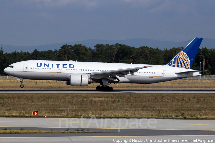 United Airlines Boeing 777-222(ER) (N792UA) | Photo 159854