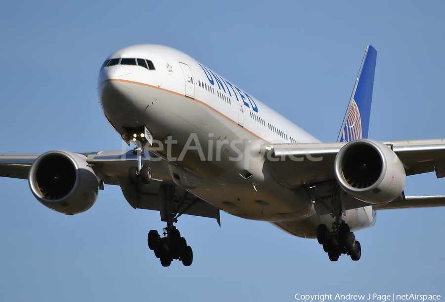 United Airlines Boeing 777-222(ER) (N792UA) | Photo 44482