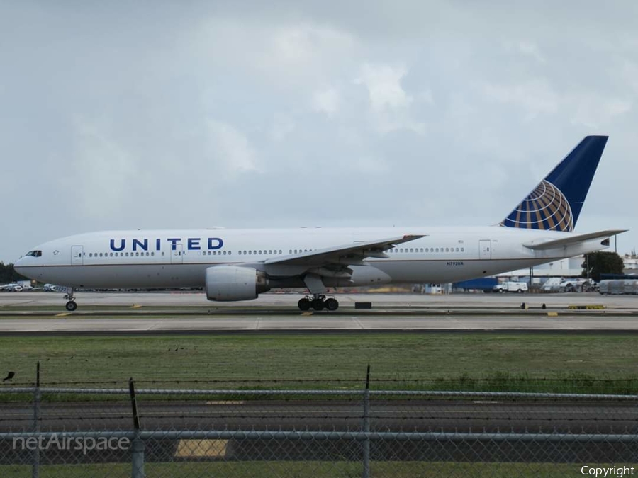 United Airlines Boeing 777-222(ER) (N792UA) | Photo 383504