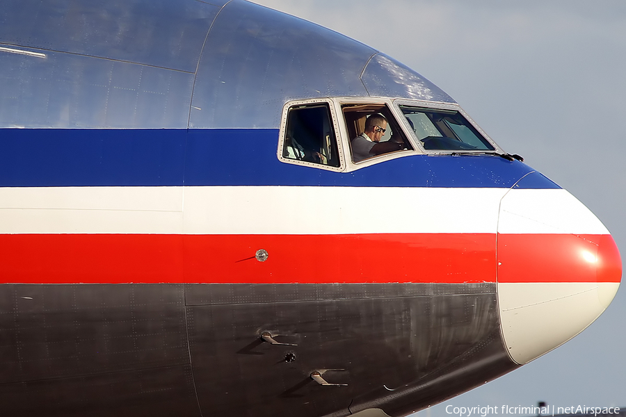 American Airlines Boeing 777-223(ER) (N793AN) | Photo 8804