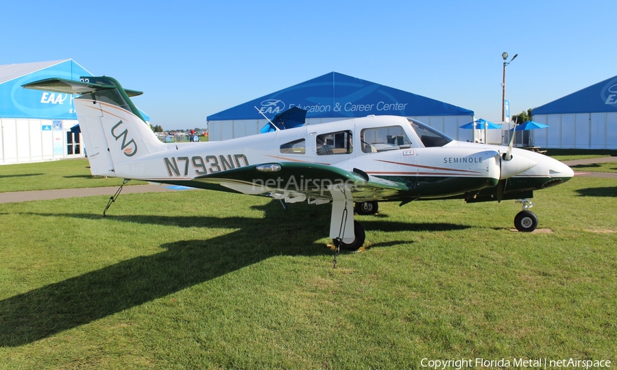 University of North Dakota Piper PA-44-180 Seminole (N793ND) | Photo 314093