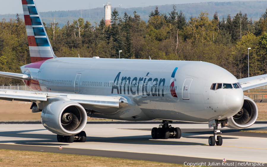 American Airlines Boeing 777-223(ER) (N794AN) | Photo 205722