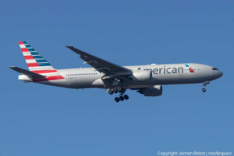 American Airlines Boeing 777-223(ER) (N795AN) | Photo 447186