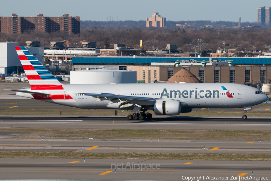 American Airlines Boeing 777-223(ER) (N795AN) | Photo 158443