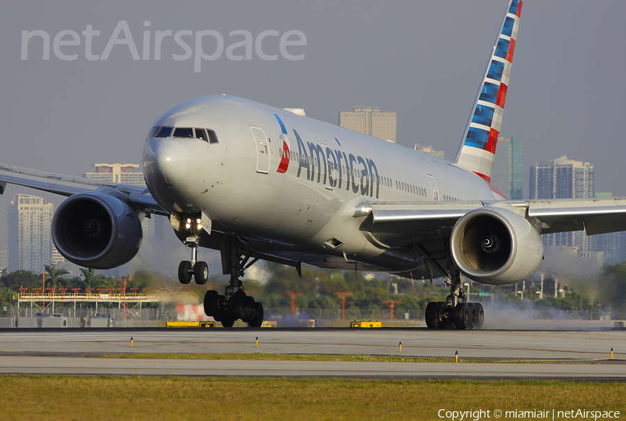 American Airlines Boeing 777-223(ER) (N795AN) | Photo 145720